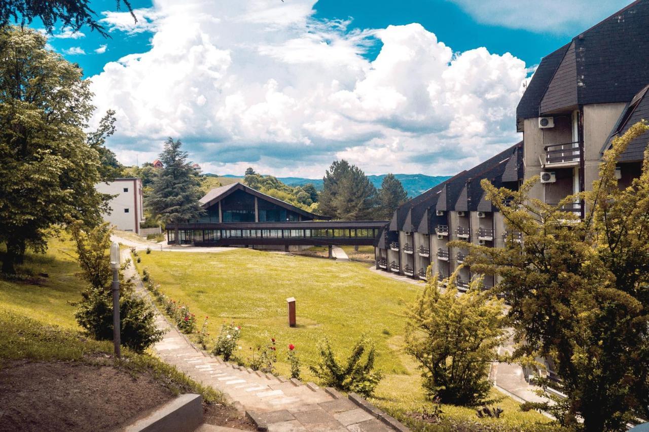 דונג'י מלינובאץ' Hotel Lepenski Vir מראה חיצוני תמונה