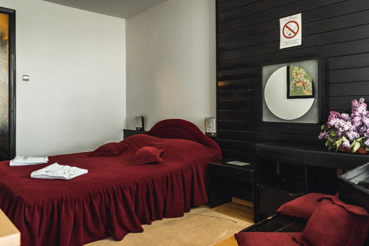 דונג'י מלינובאץ' Hotel Lepenski Vir מראה חיצוני תמונה