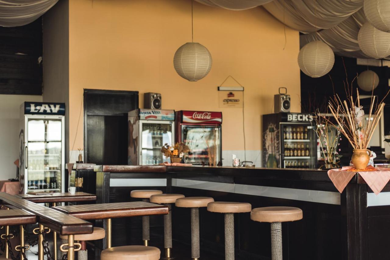 דונג'י מלינובאץ' Hotel Lepenski Vir מראה חיצוני תמונה