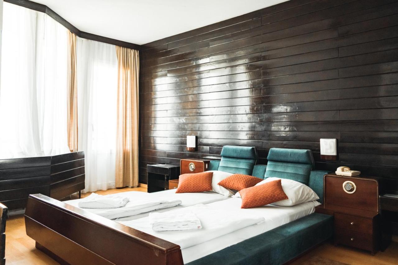 דונג'י מלינובאץ' Hotel Lepenski Vir מראה חיצוני תמונה