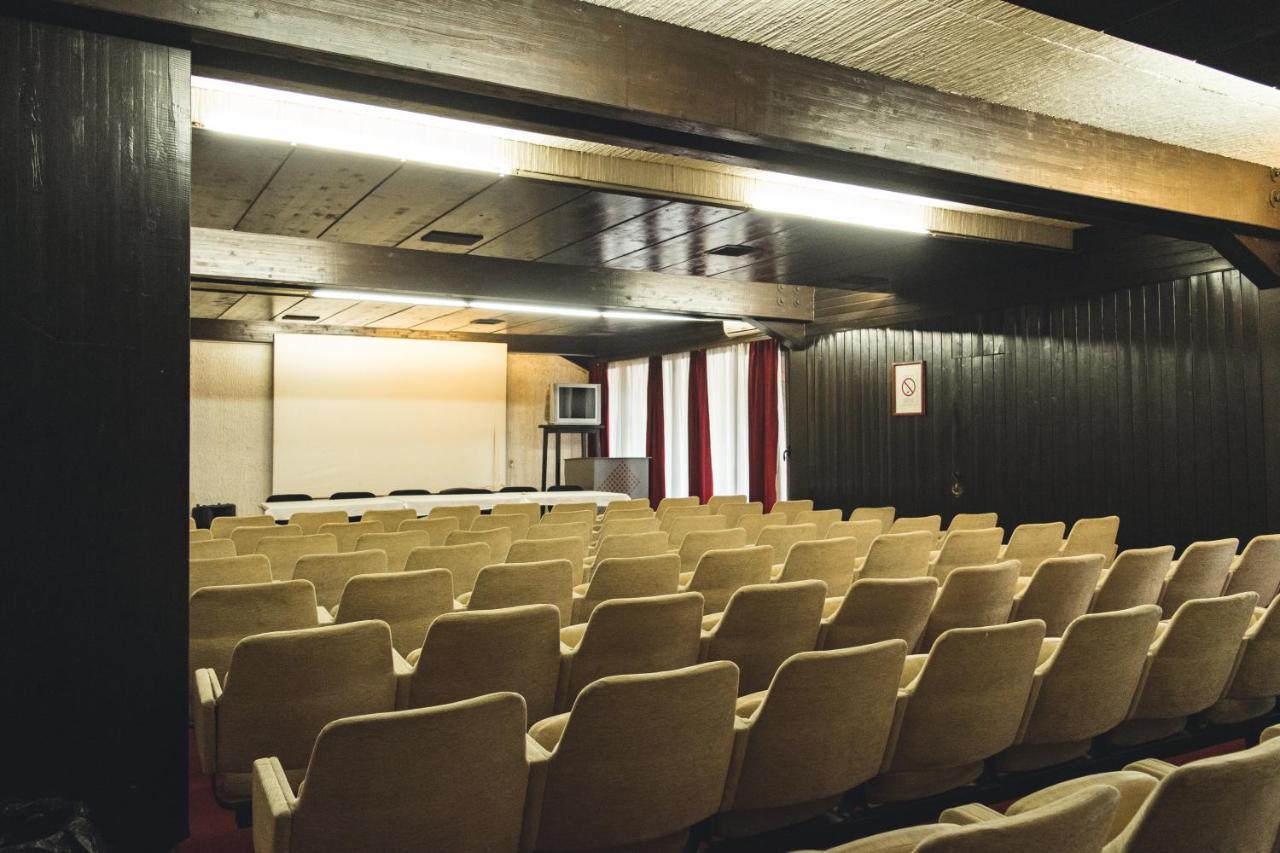 דונג'י מלינובאץ' Hotel Lepenski Vir מראה חיצוני תמונה